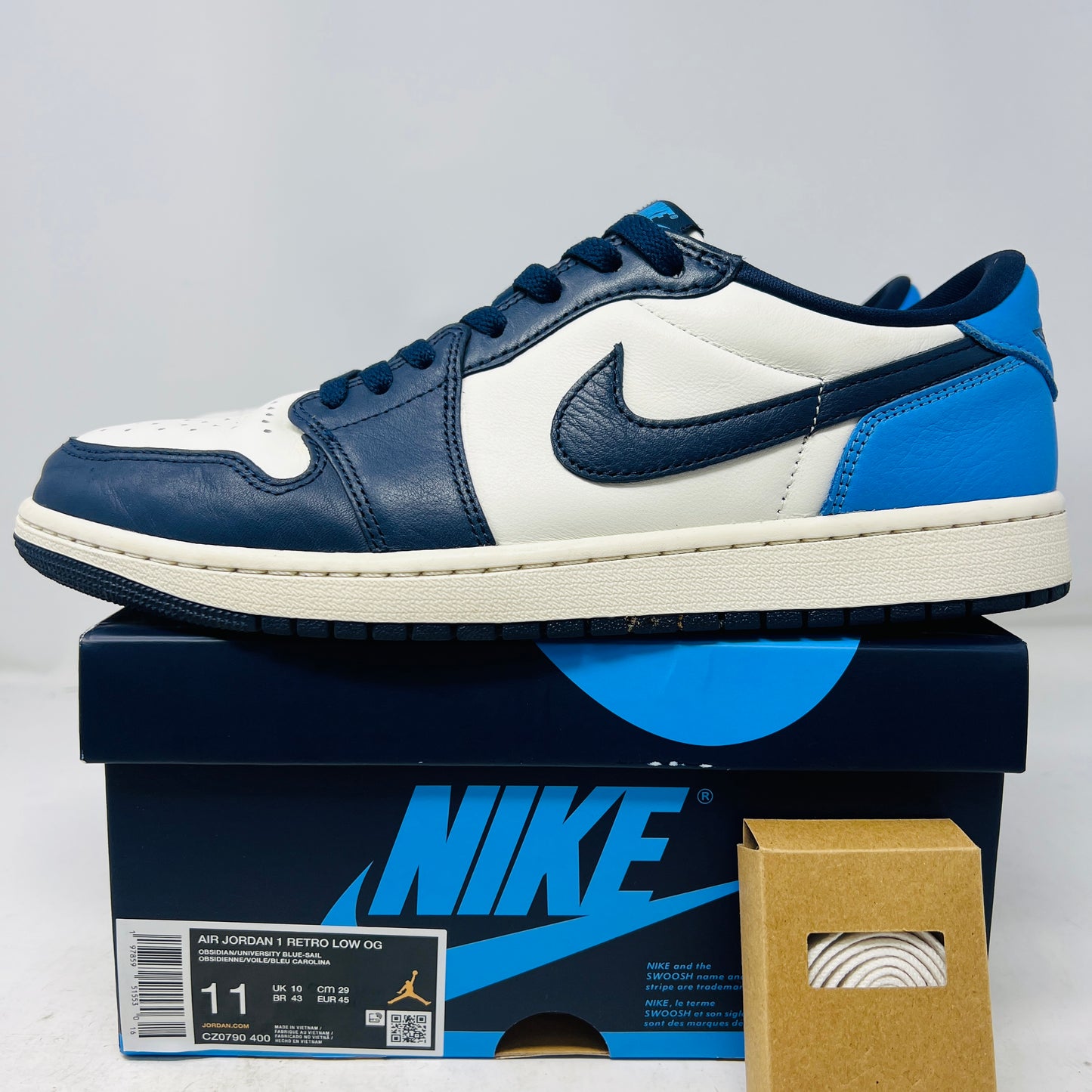 Jordan 1 Low OG Obsidian UNC
