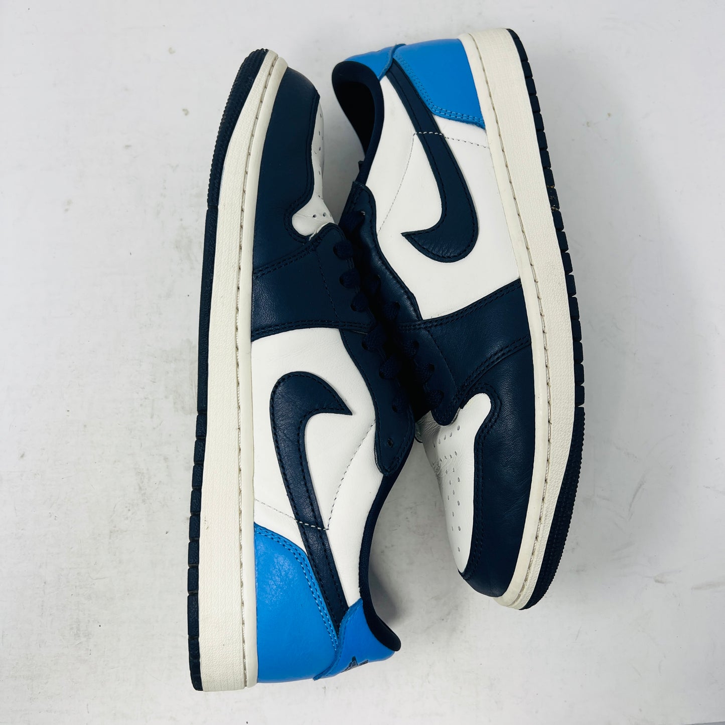 Jordan 1 Low OG Obsidian UNC