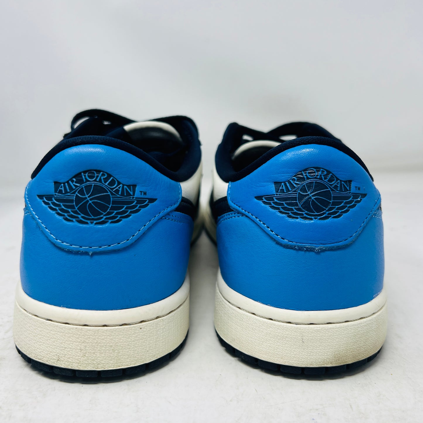 Jordan 1 Low OG Obsidian UNC