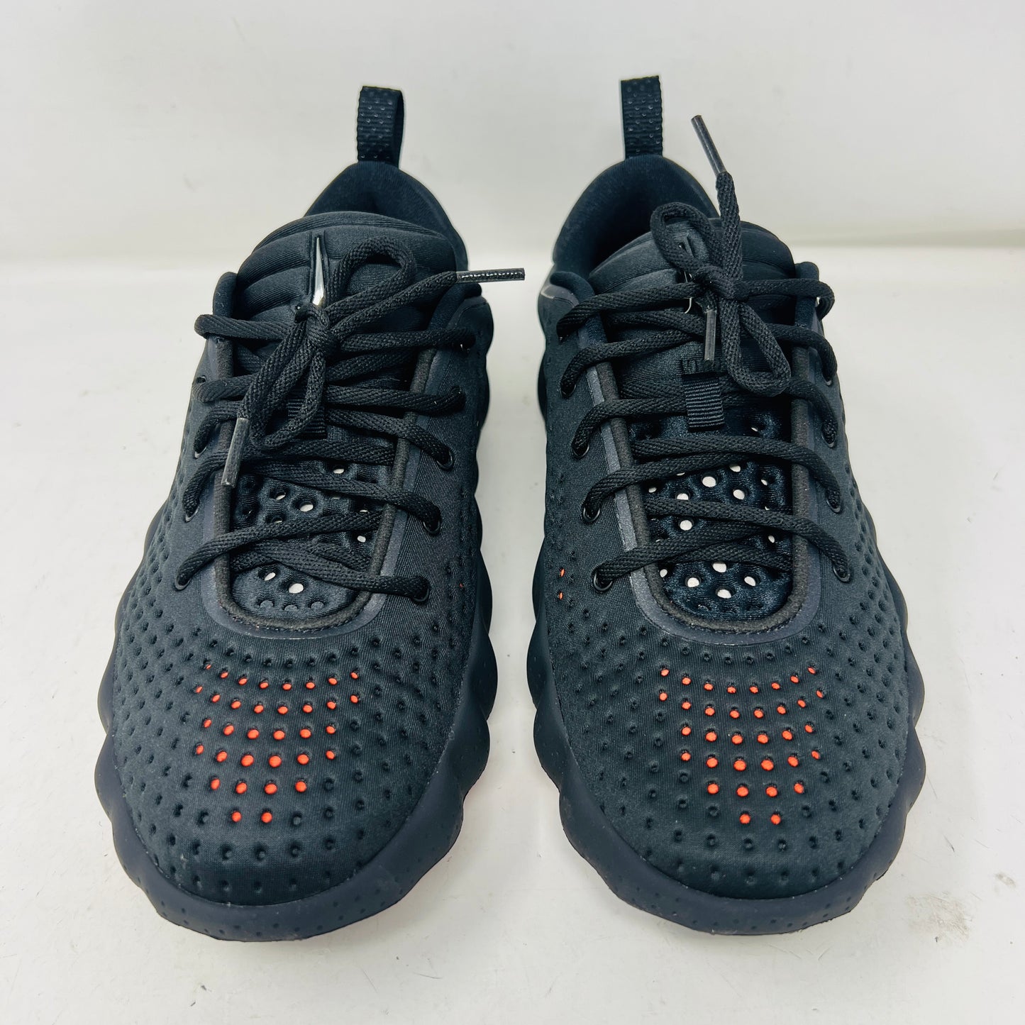 Nike Mind 002 Black Hyper Crimson