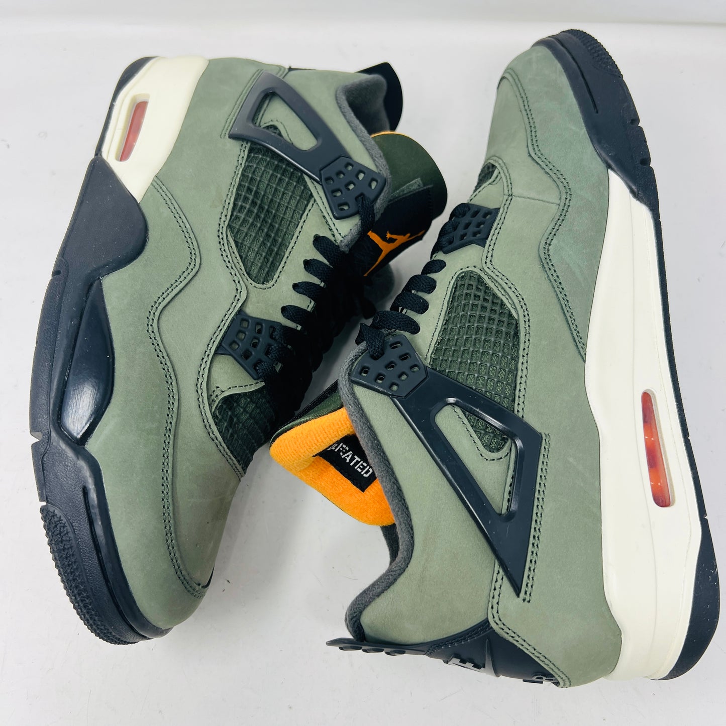 Jordan 4 Retro OG SP Undefeated (2025)