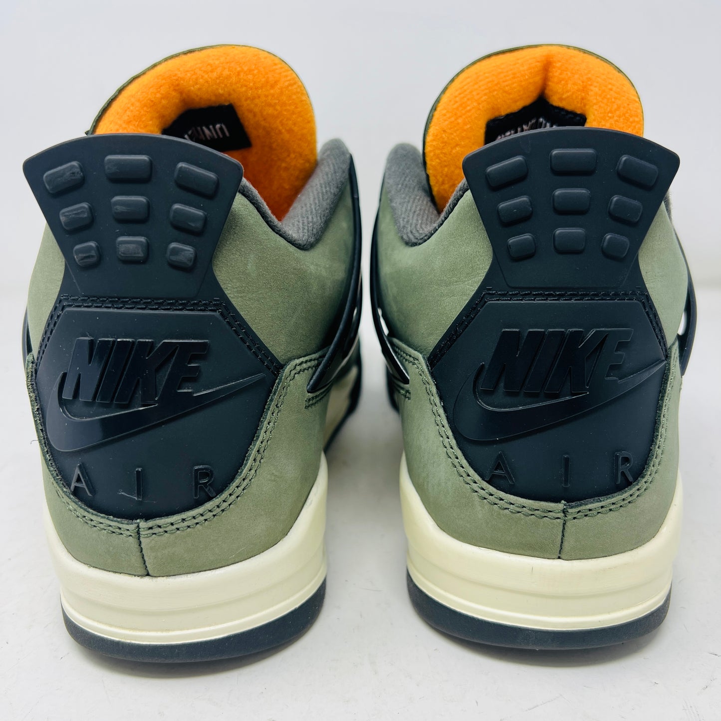 Jordan 4 Retro OG SP Undefeated (2025)