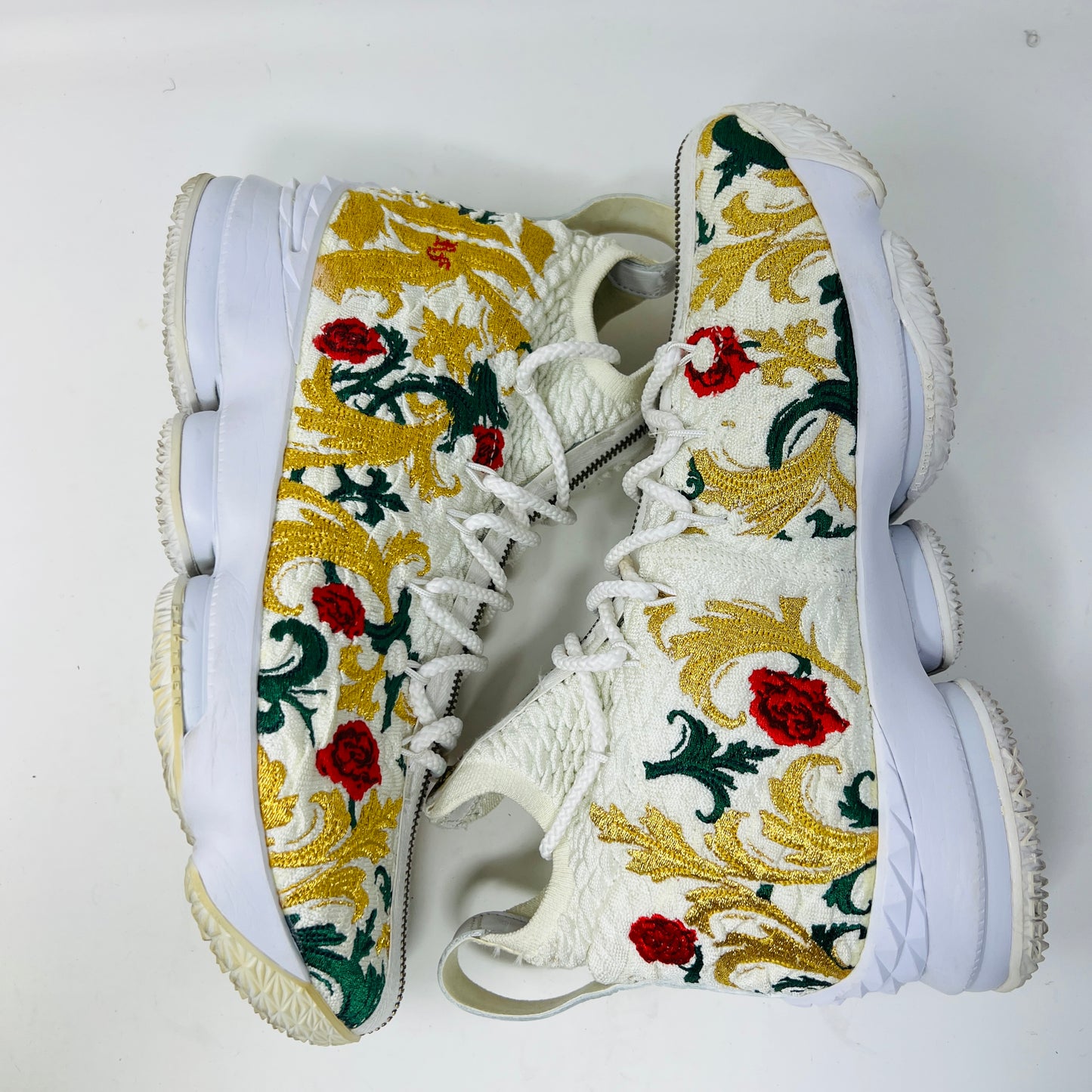 Nike LeBron 15 Performance KITH King's Cloak