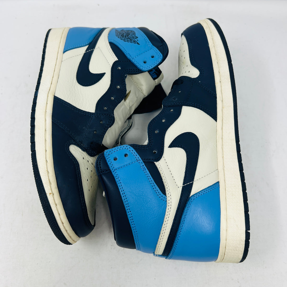 Jordan 1 Retro High Obsidian