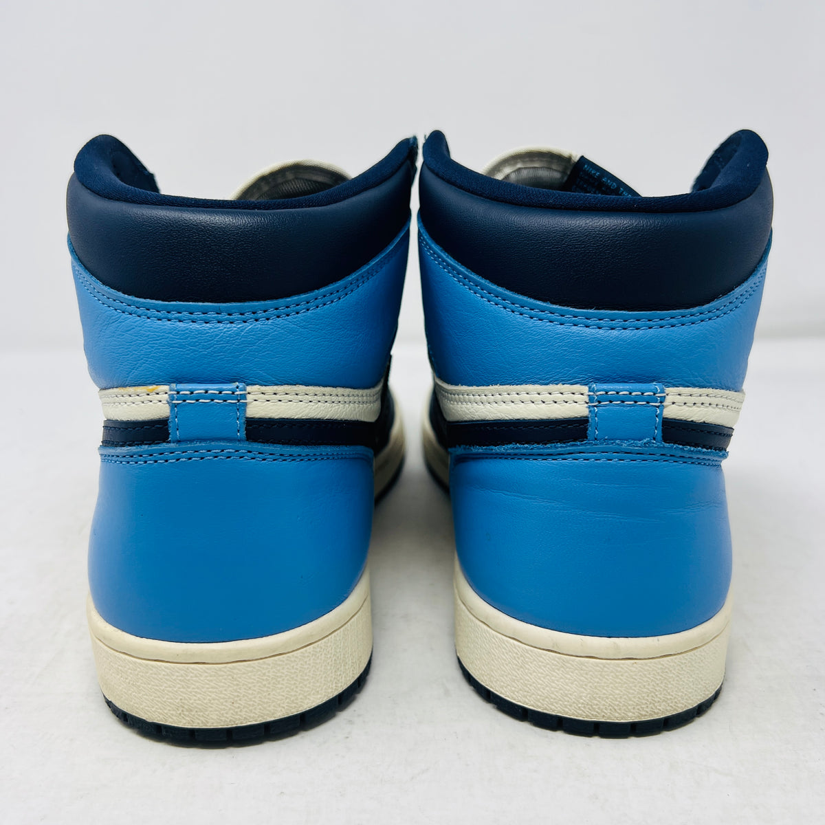 Jordan 1 Retro High Obsidian