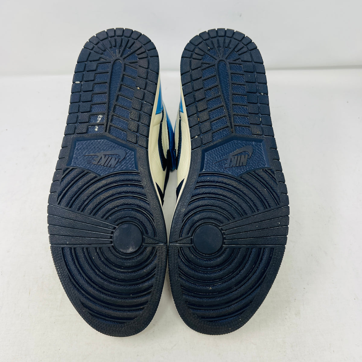 Jordan 1 Retro High Obsidian