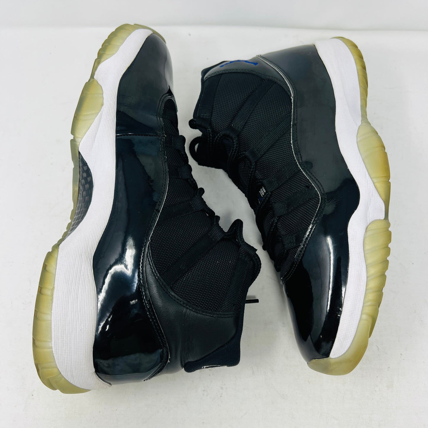 Jordan 11 Retro Space Jam (2016)