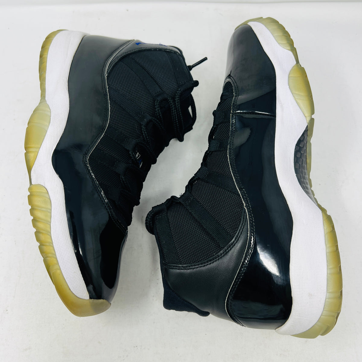Jordan 11 Retro Space Jam (2016)