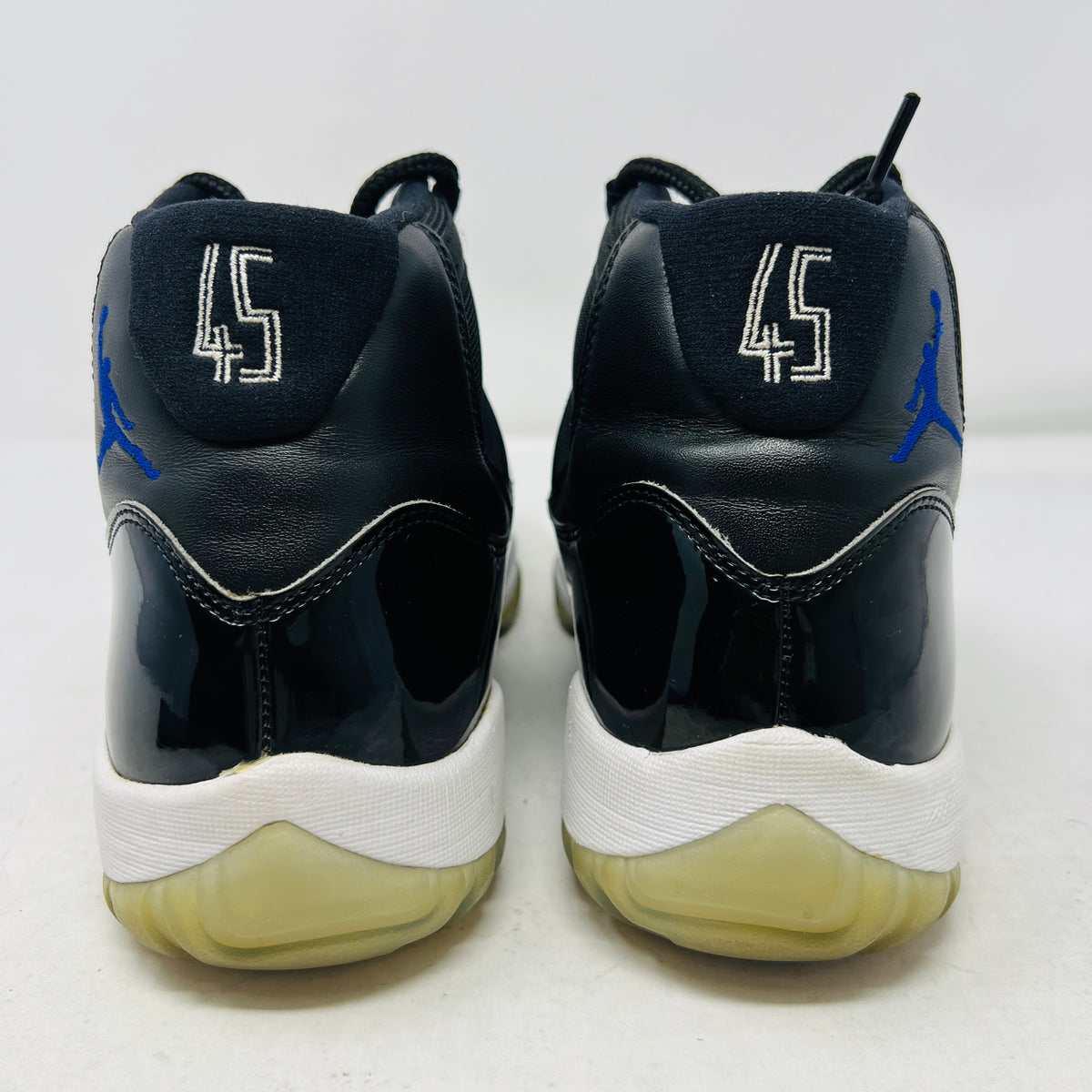 Jordan 11 Retro Space Jam (2016)