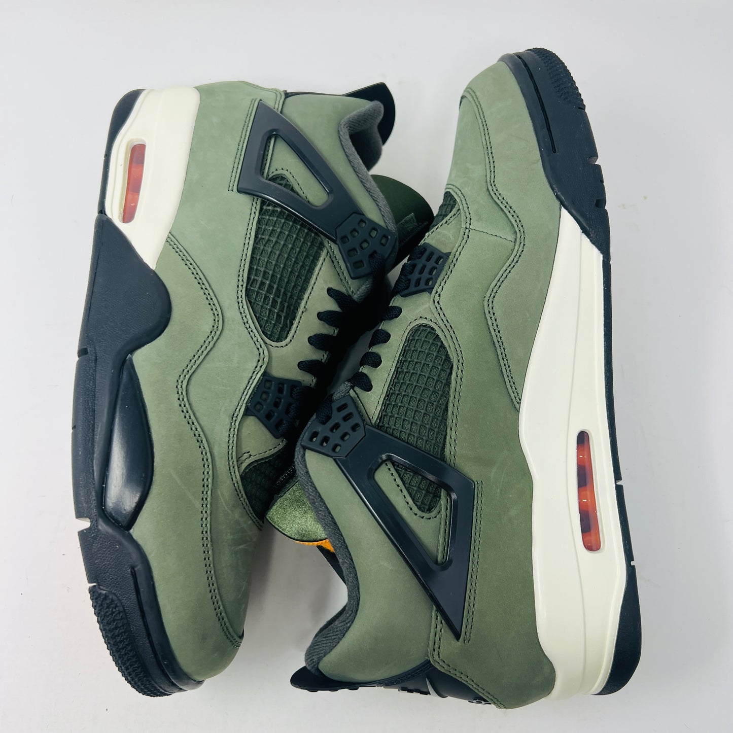 Jordan 4 Retro OG SP Undefeated (2025)