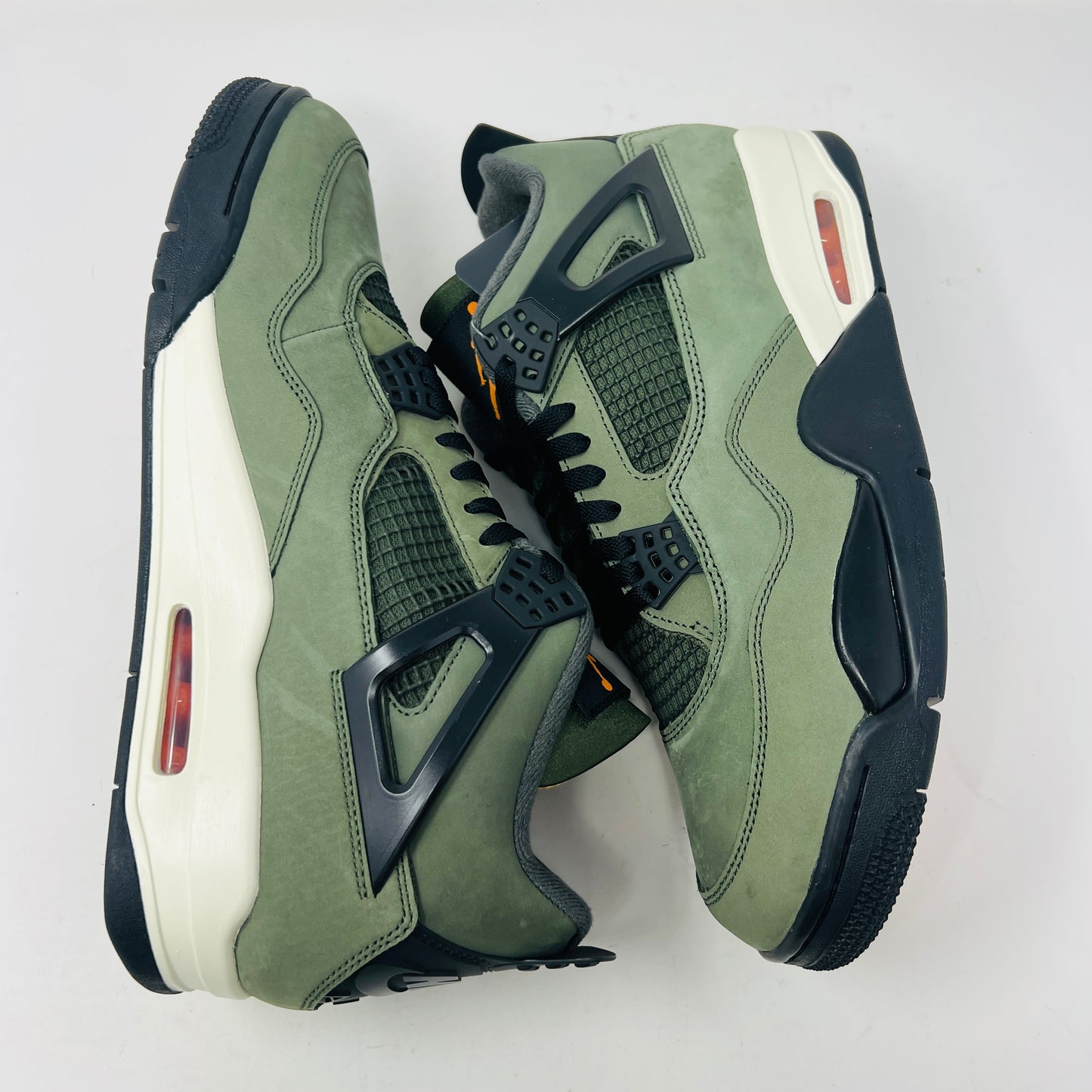 Jordan 4 Retro OG SP Undefeated (2025)