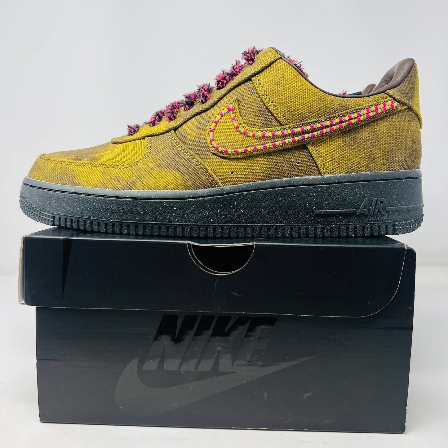 Nike Air Force 1 Low '07 QS Boucle Desert Moss Fierce Pink