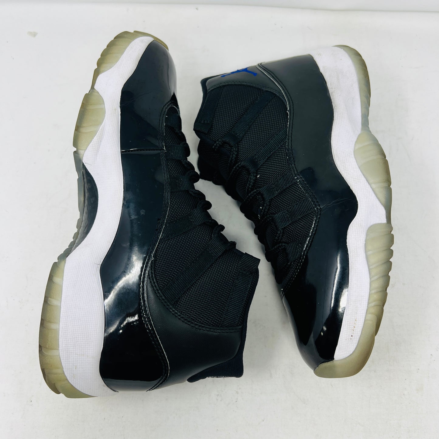 Jordan 11 Retro Space Jam (2016)