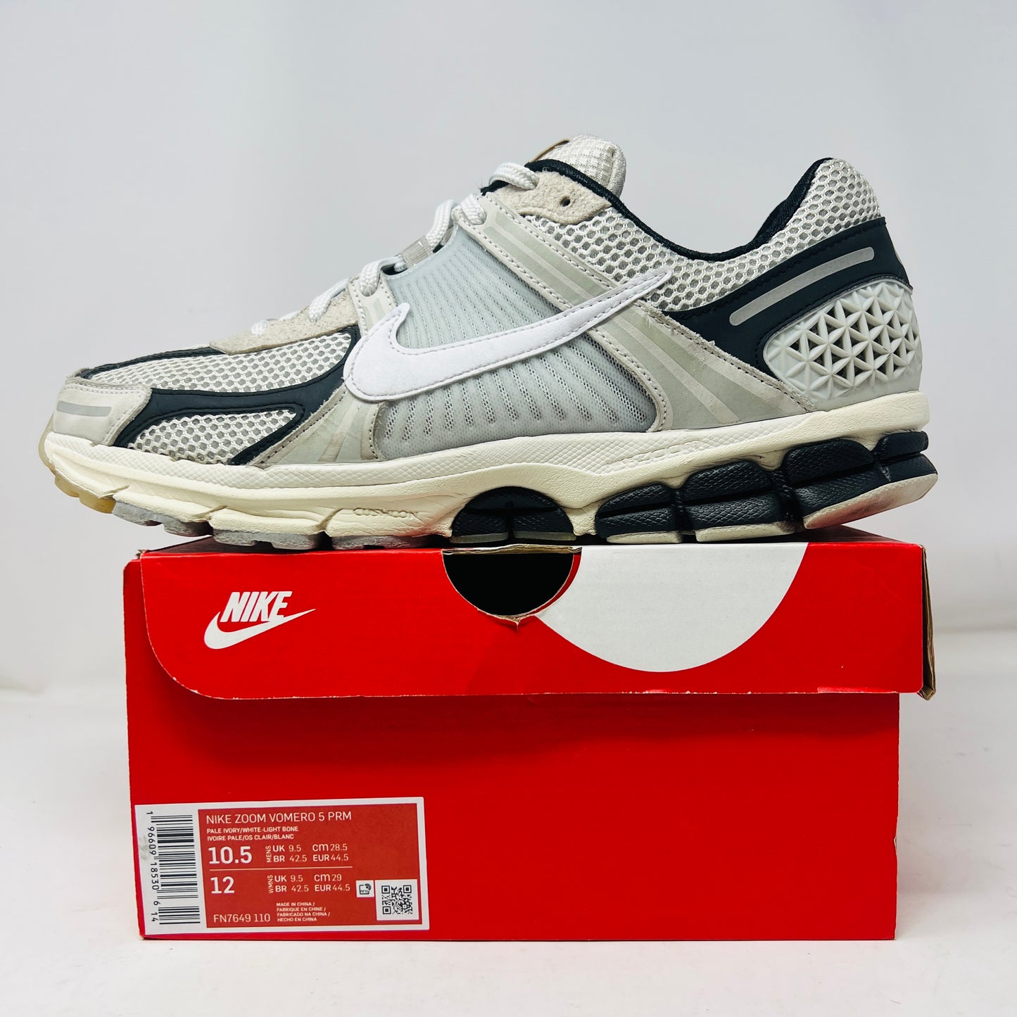 Nike Zoom Vomero 5 Supersonic Light Bone Black