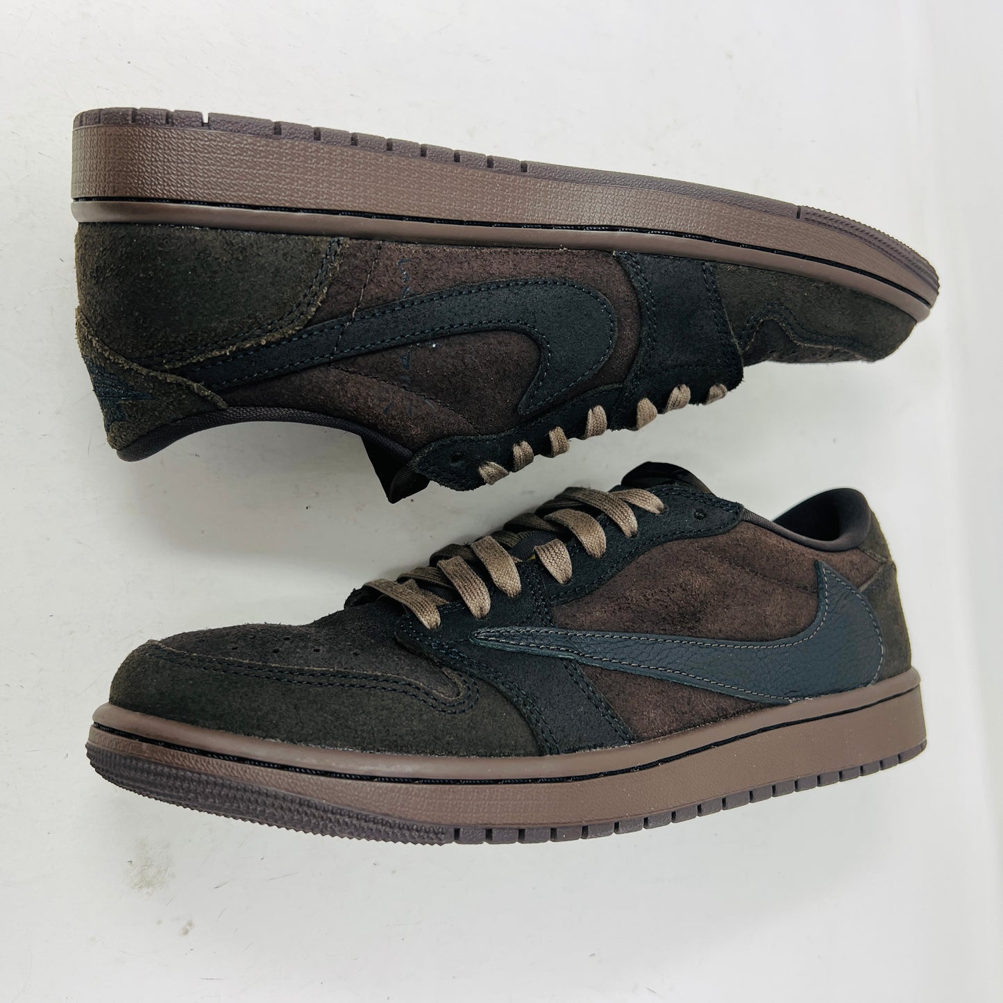 Jordan 1 Retro Low OG SP Travis Scott Velvet Brown