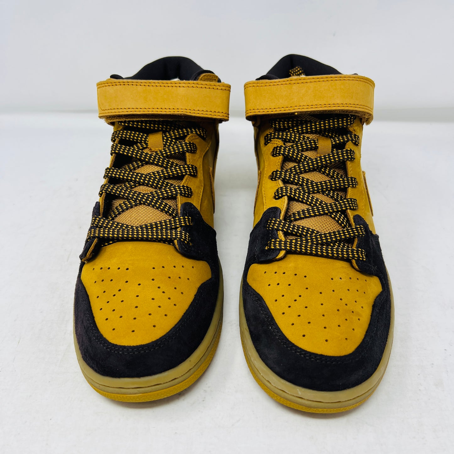 Nike SB Dunk Mid Lewis Marnell