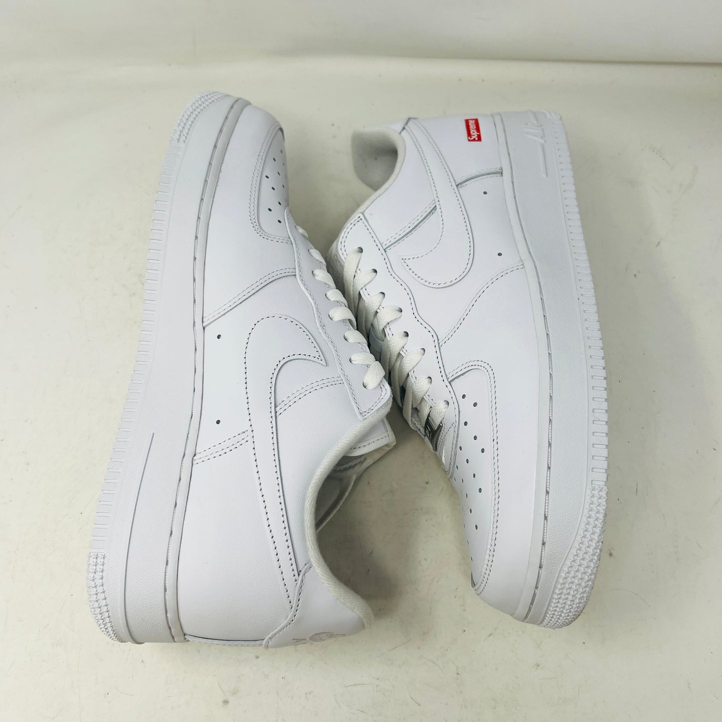Nike Air Force 1 Low Supreme White