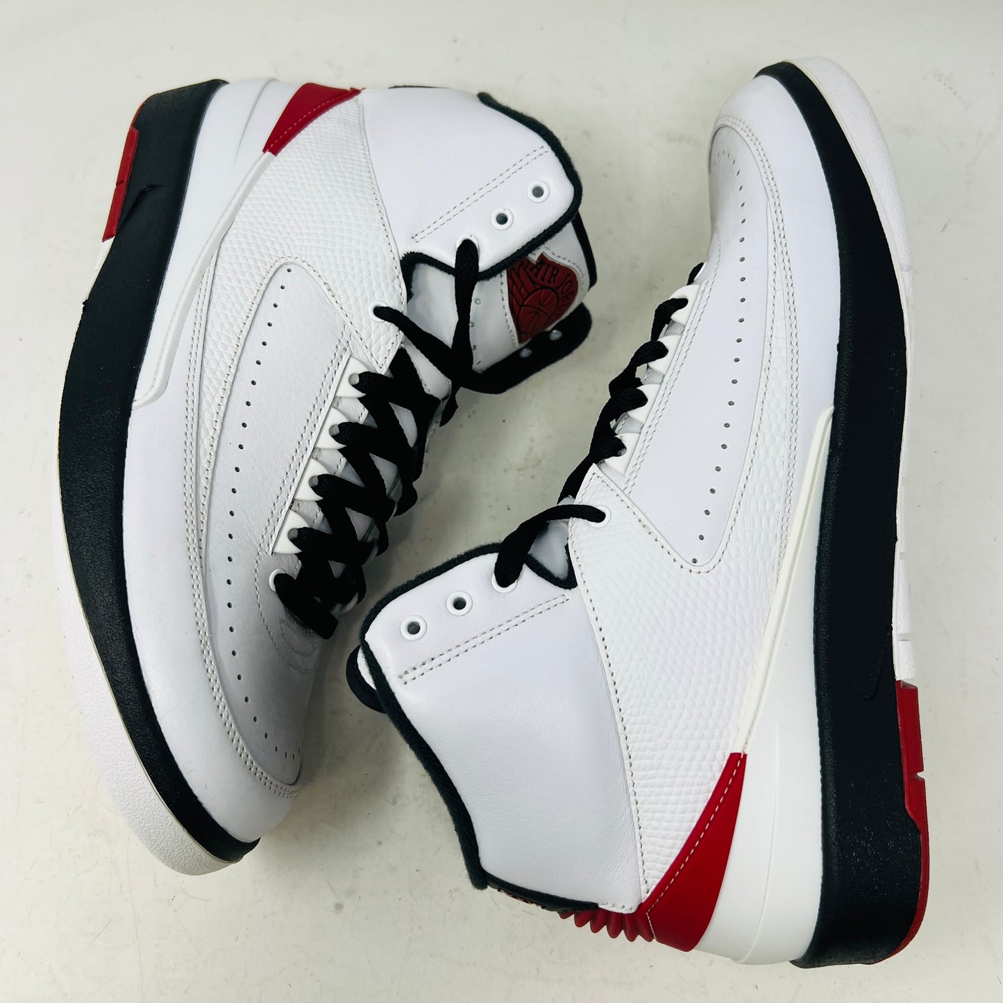 Jordan 2 Retro OG Chicago (2022)