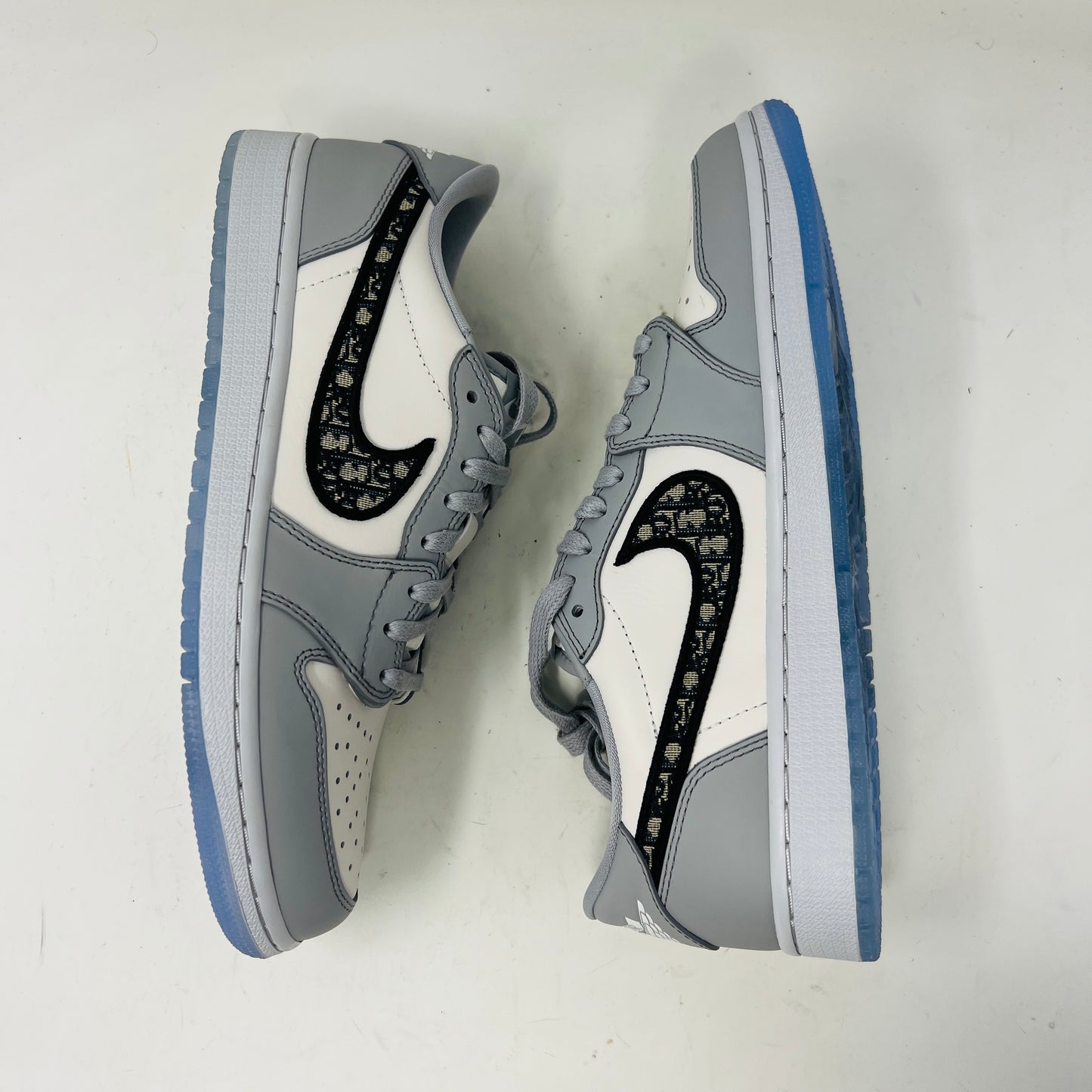 Jordan 1 Retro Low Dior