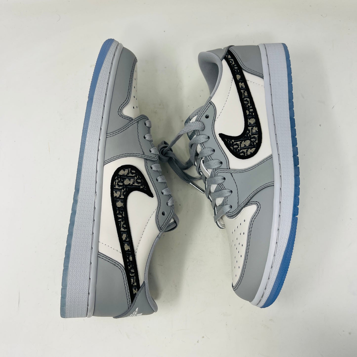 Jordan 1 Retro Low Dior
