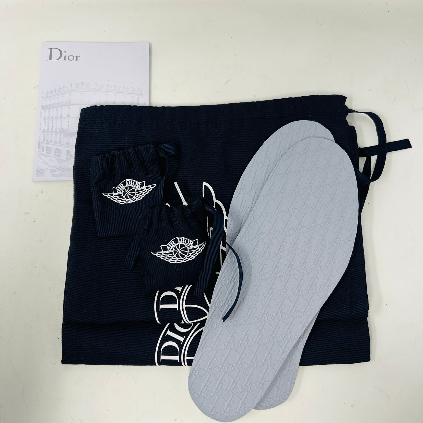 Jordan 1 Retro Low Dior