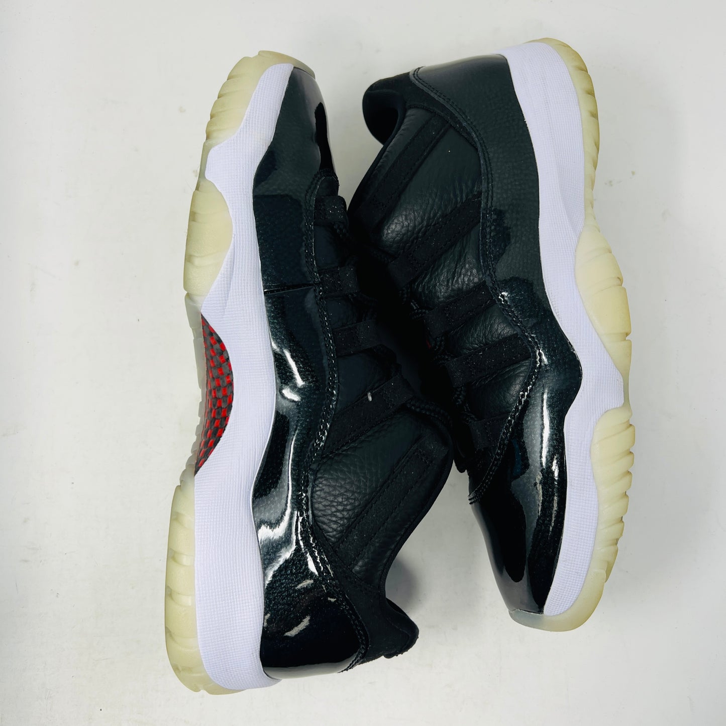 Jordan 11 Retro Low 72-10