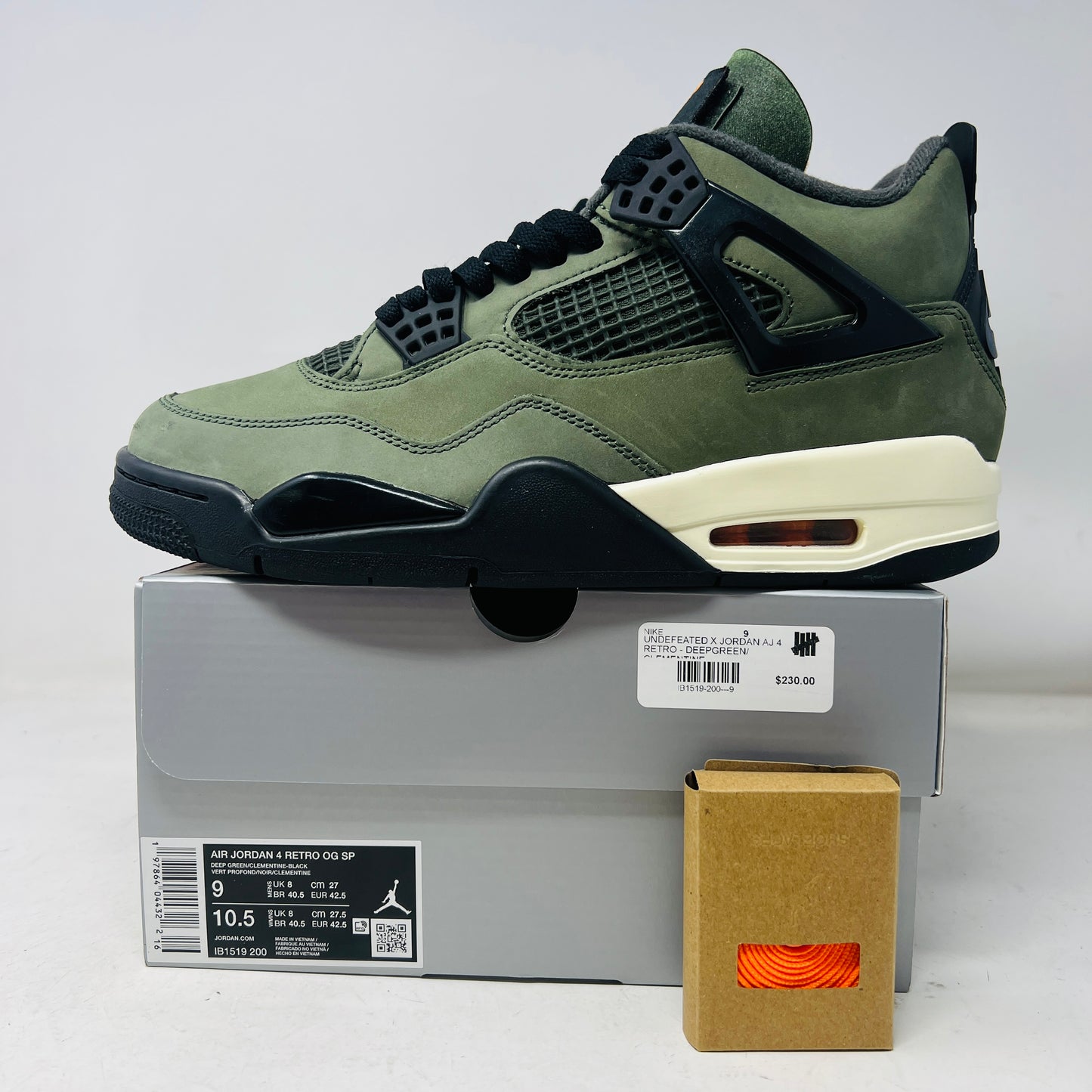Jordan 4 Retro OG SP Undefeated (2025)