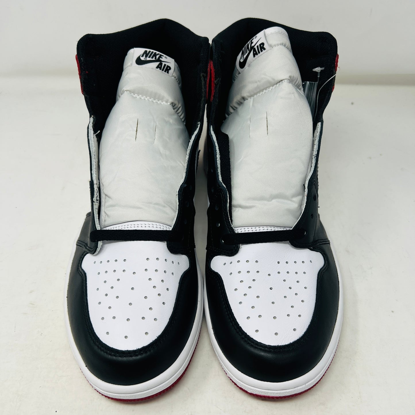Jordan 1 Retro Black Toe (2016)