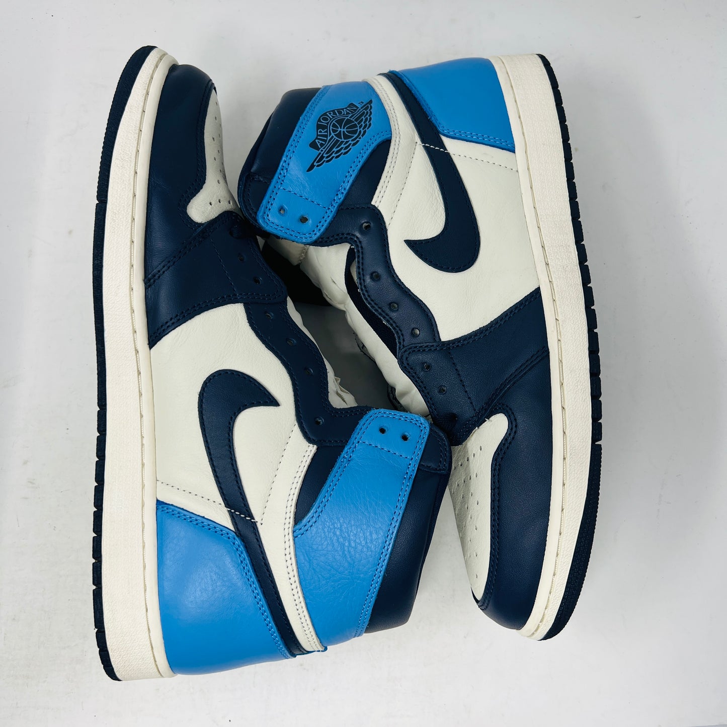 Jordan 1 Retro High Obsidian