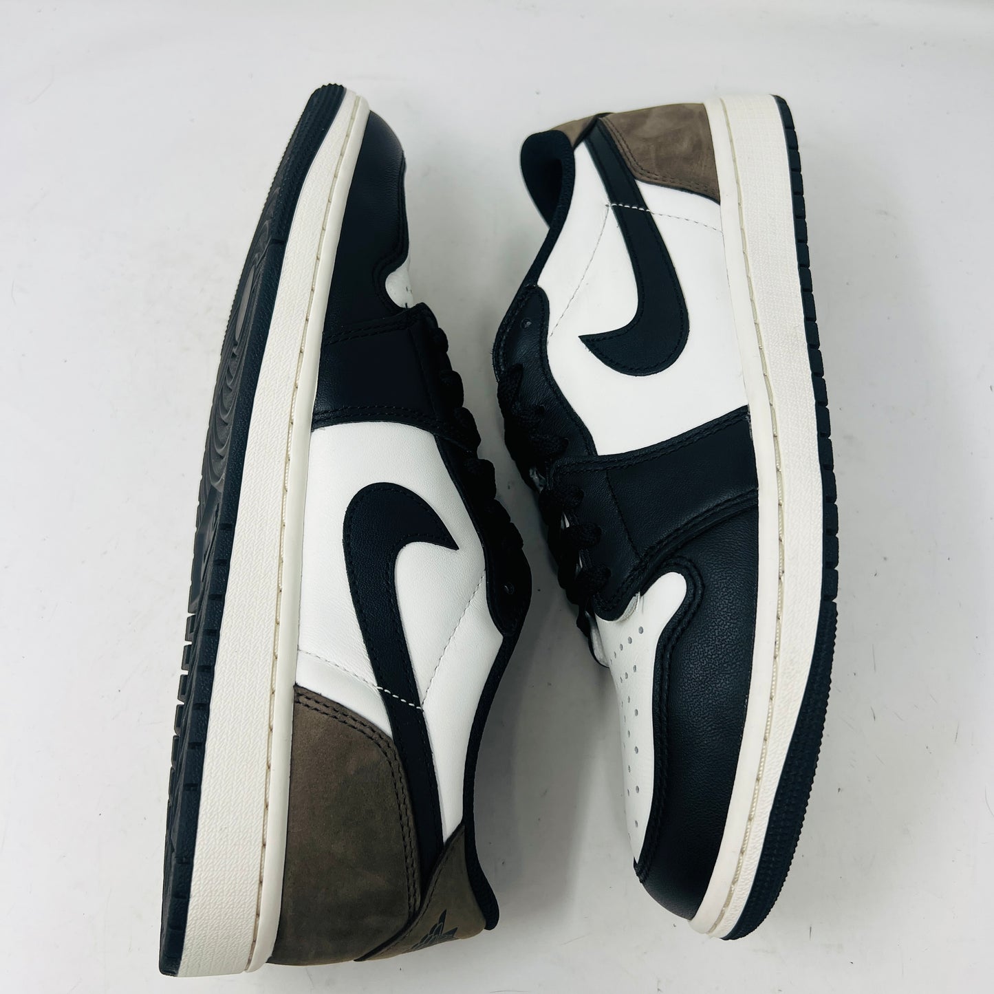 Jordan 1 Retro Low OG Mocha