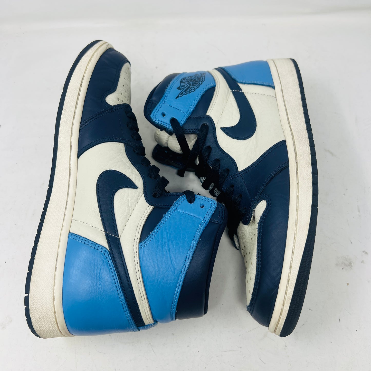 Jordan 1 Retro High Obsidian