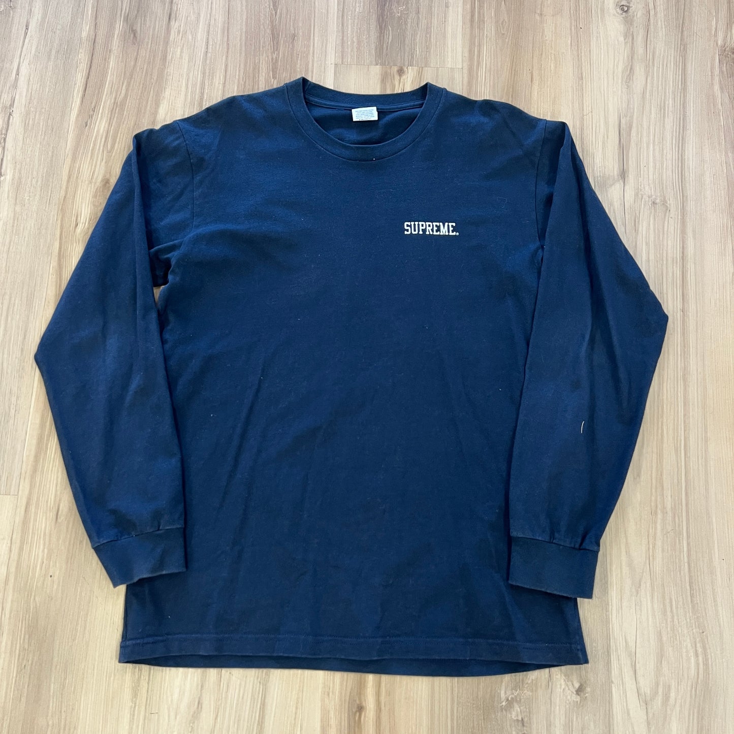 Supreme Camiseta Araki Orchid LS Azul marino