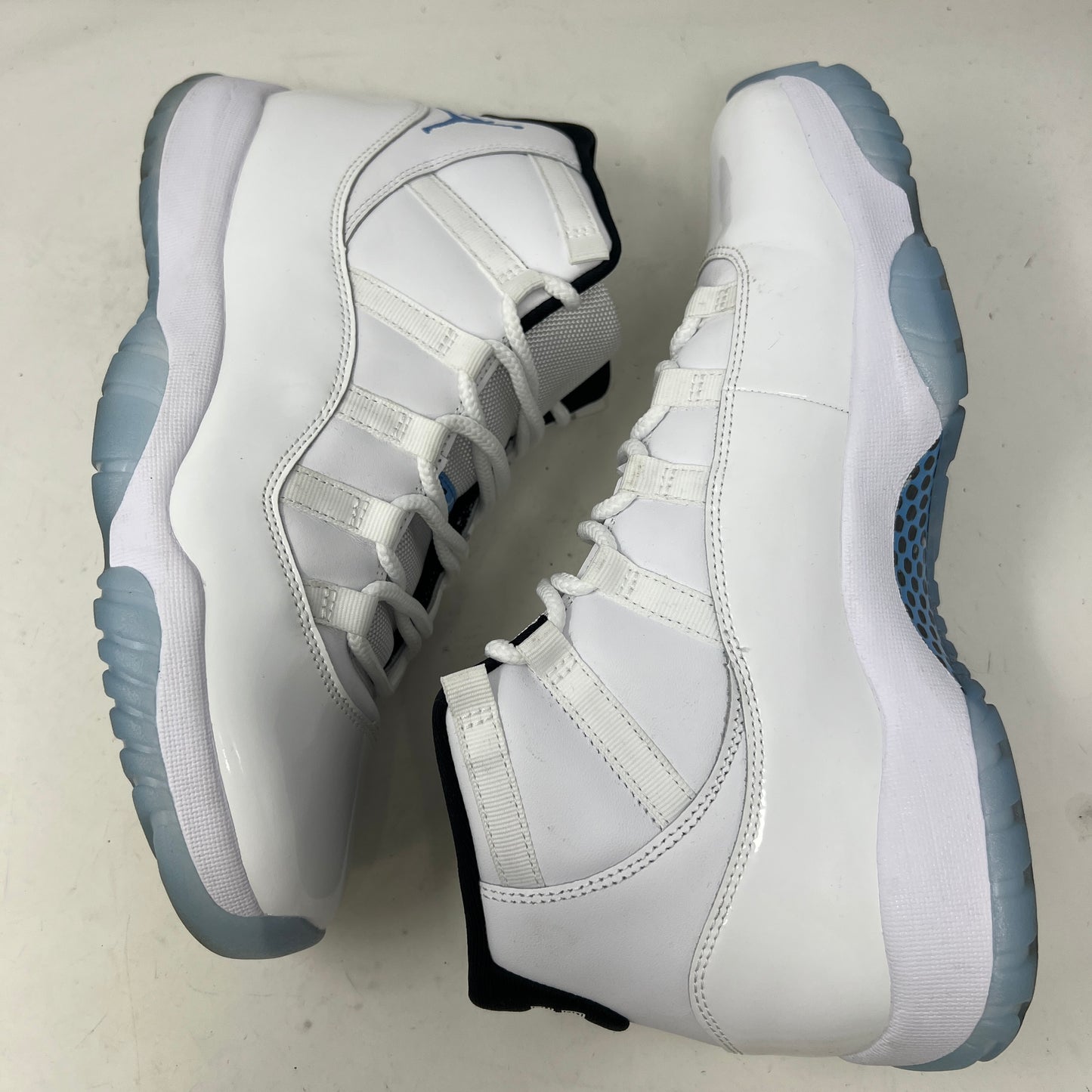 Jordan 11 Retro Legend Blue (2024)