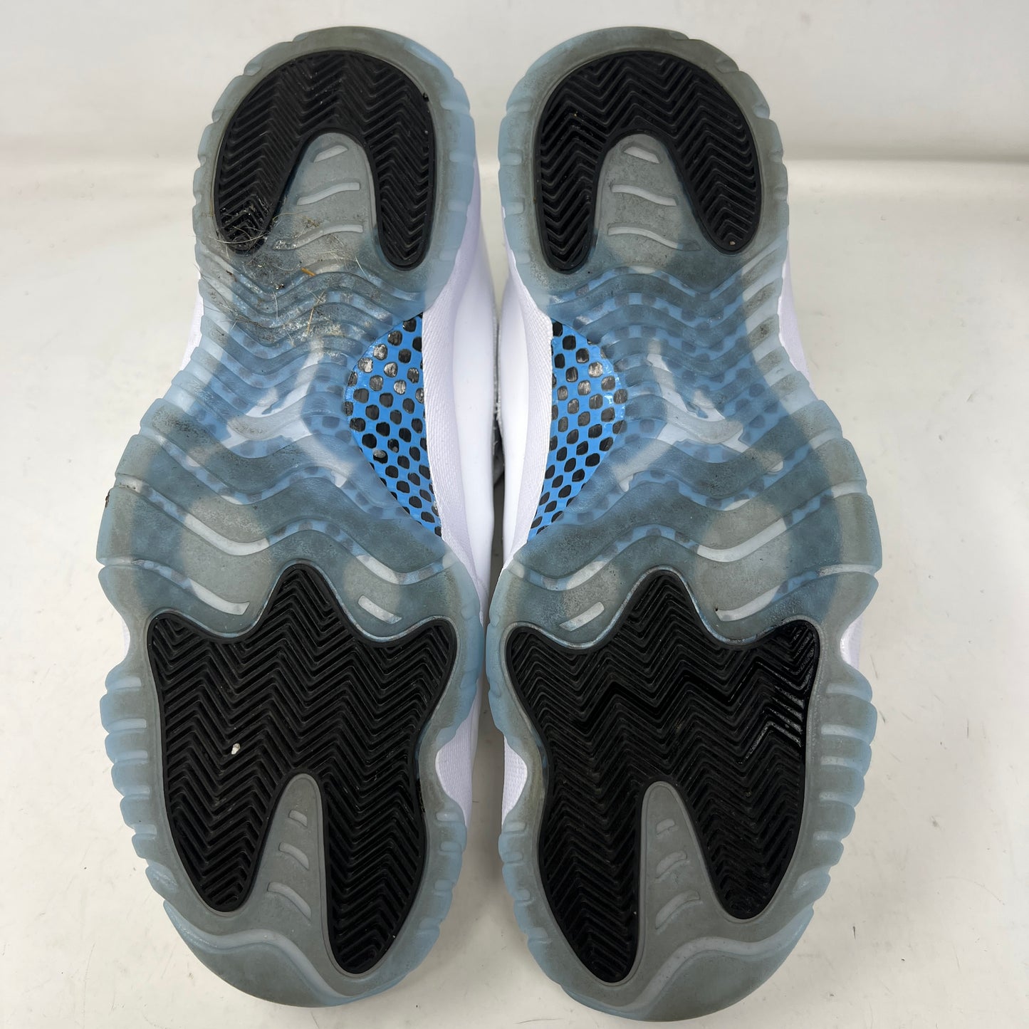 Jordan 11 Retro Legend Blue (2024)