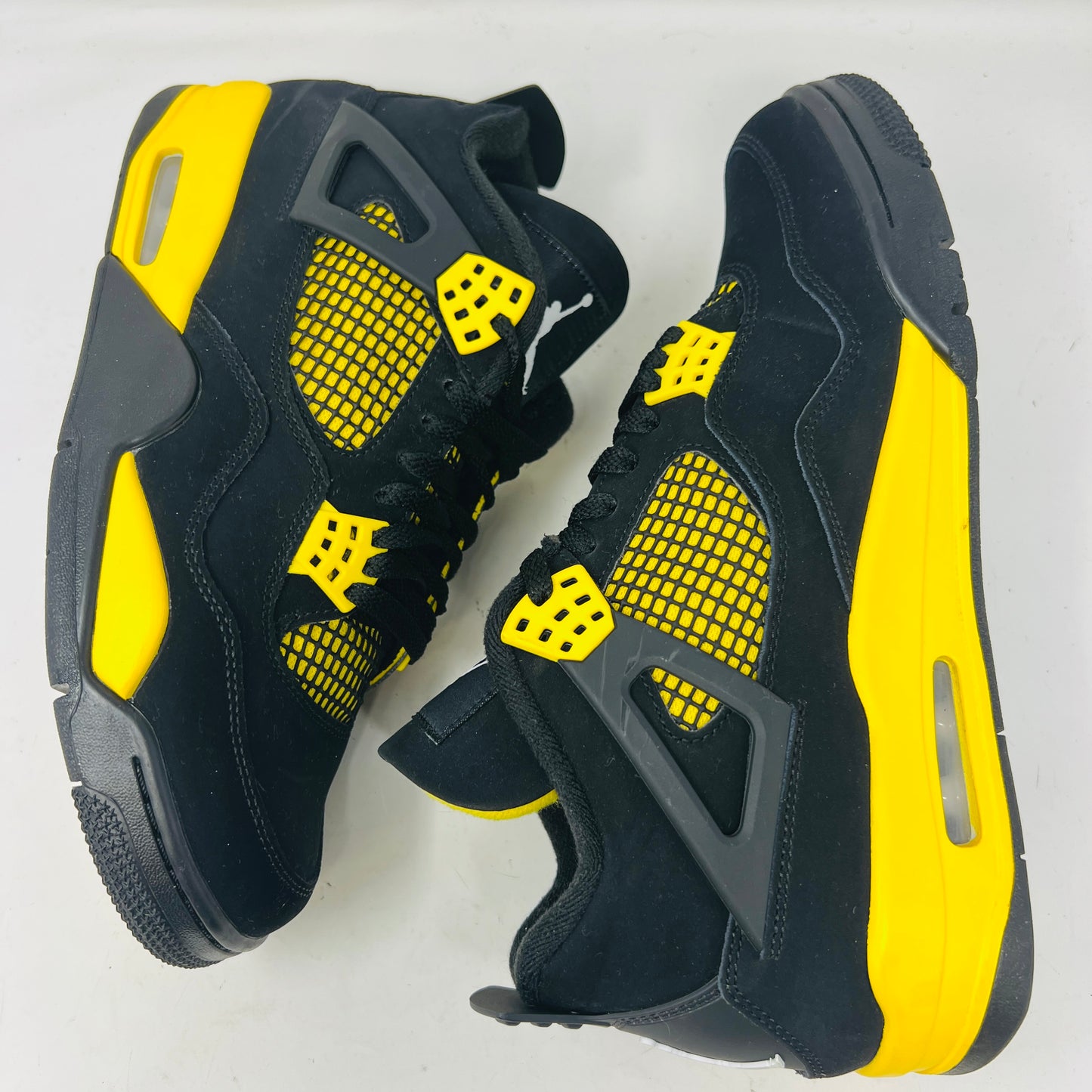 Jordan 4 Retro Thunder (2023)