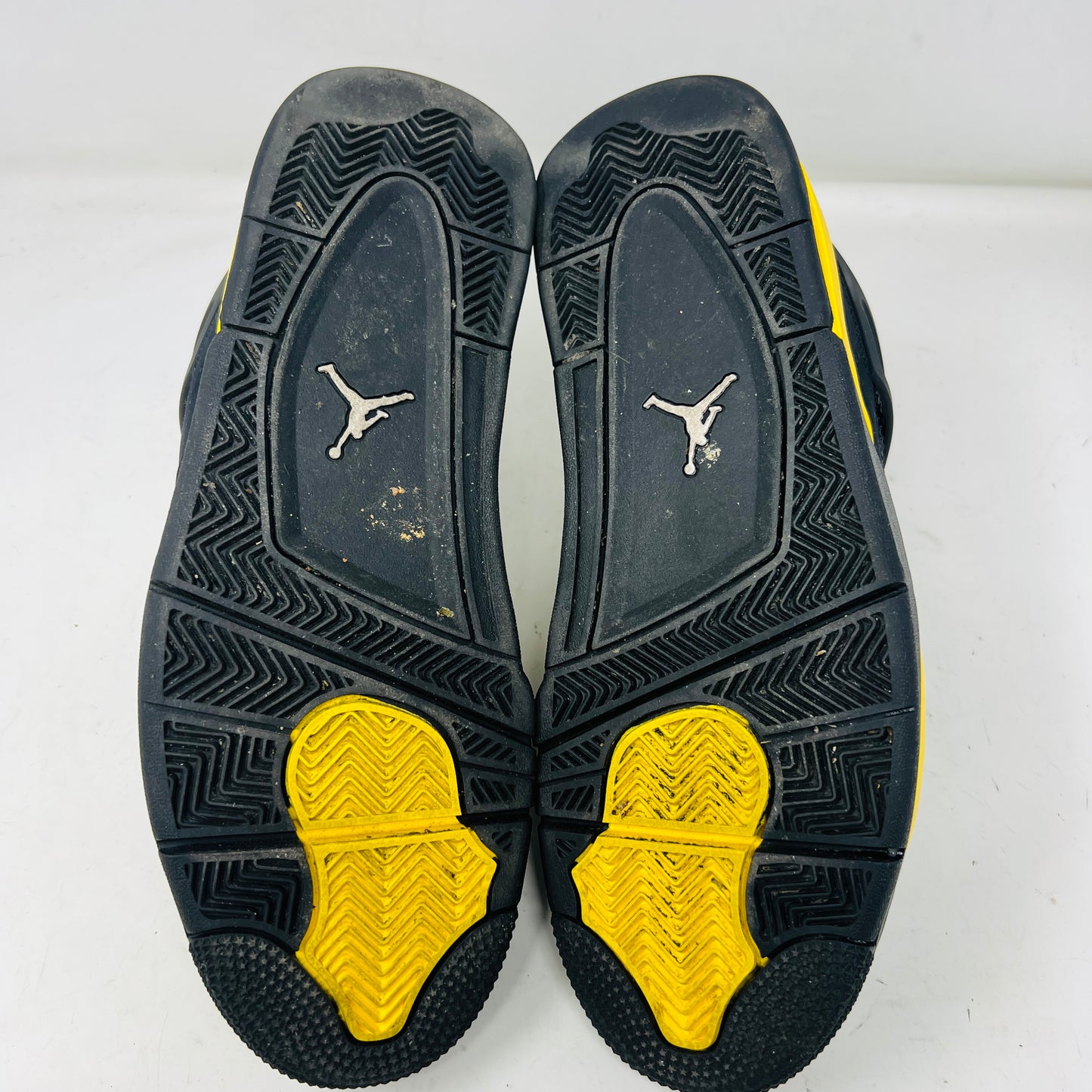 Jordan 4 Retro Thunder (2023)