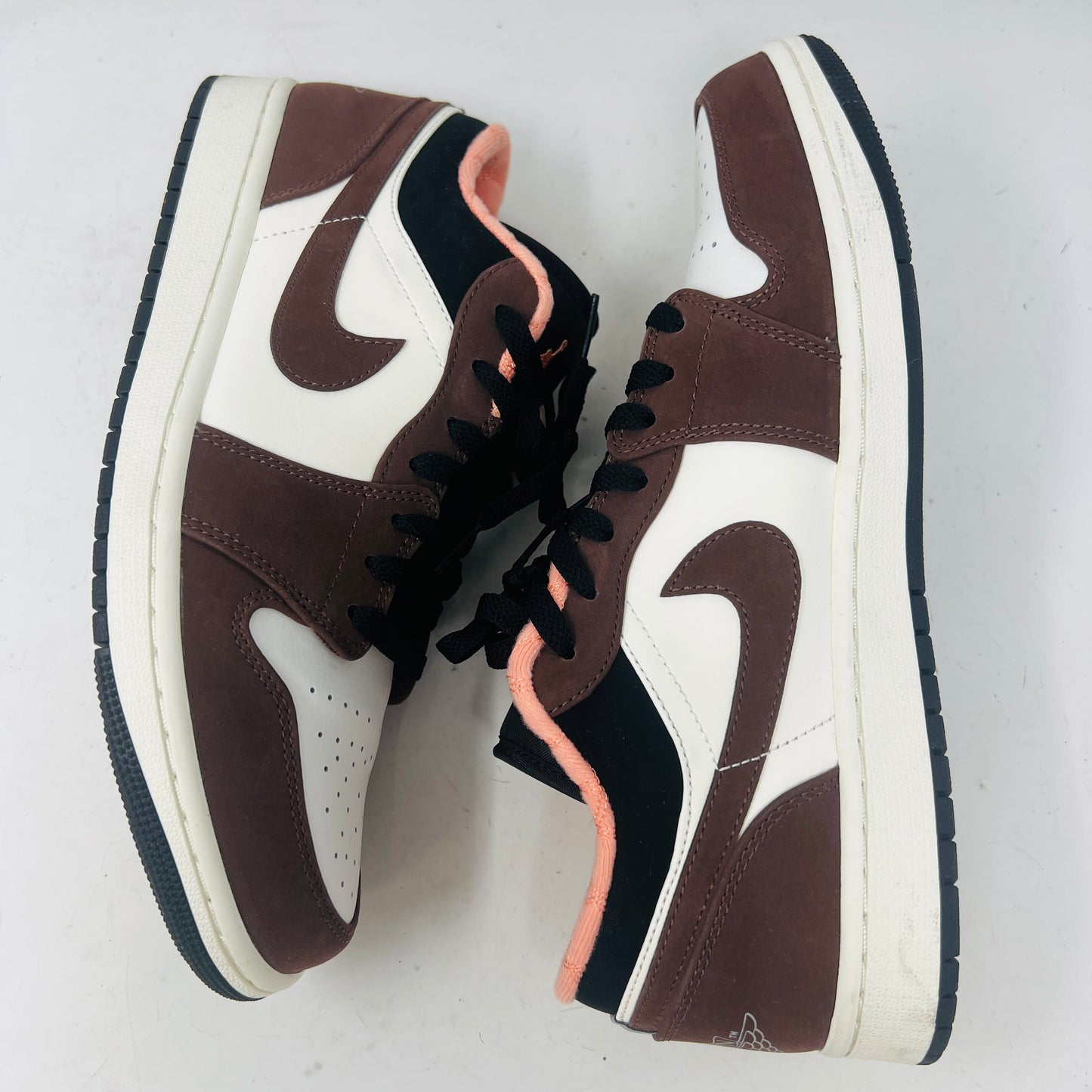 Jordan 1 Low Mocha