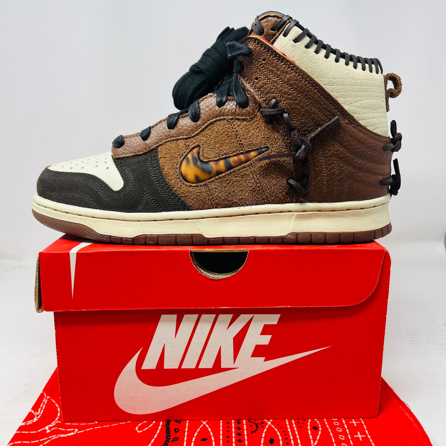 Nike Dunk High Bodega Legend Fauna Brown