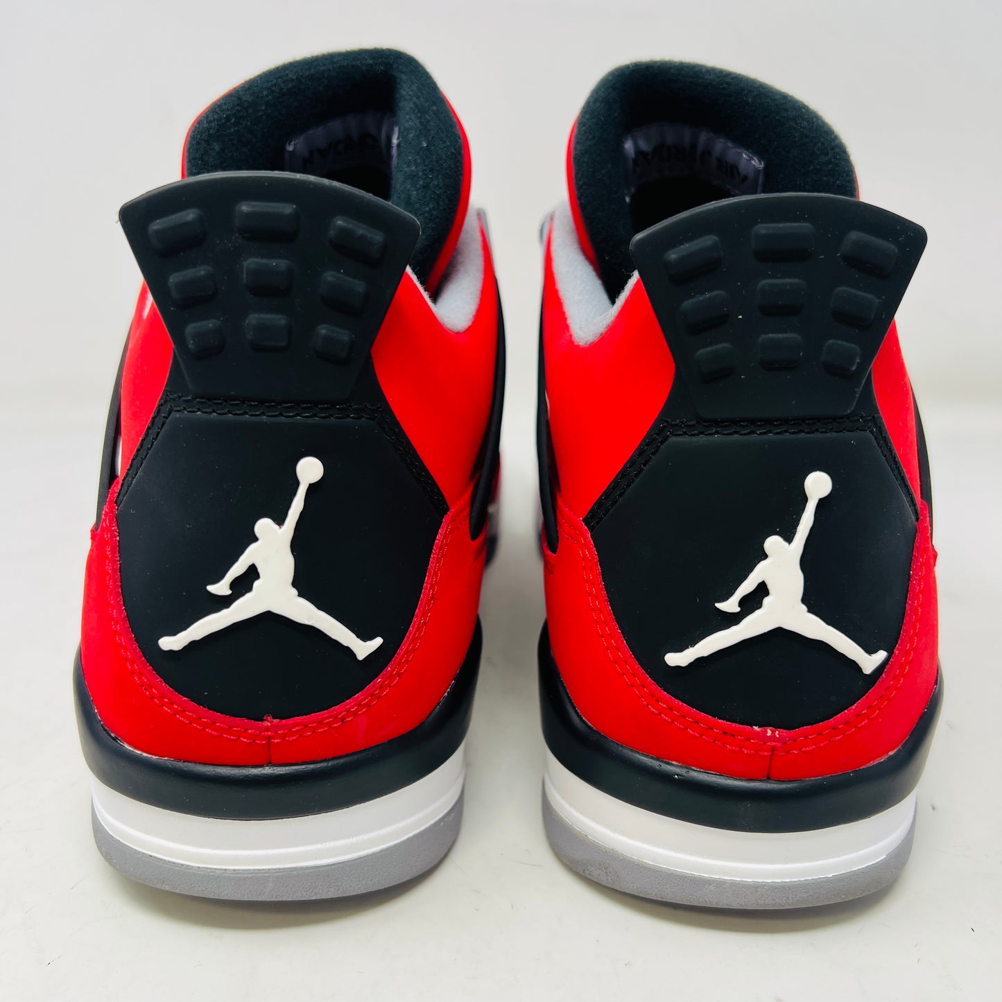 Jordan 4 Retro Toro Bravo