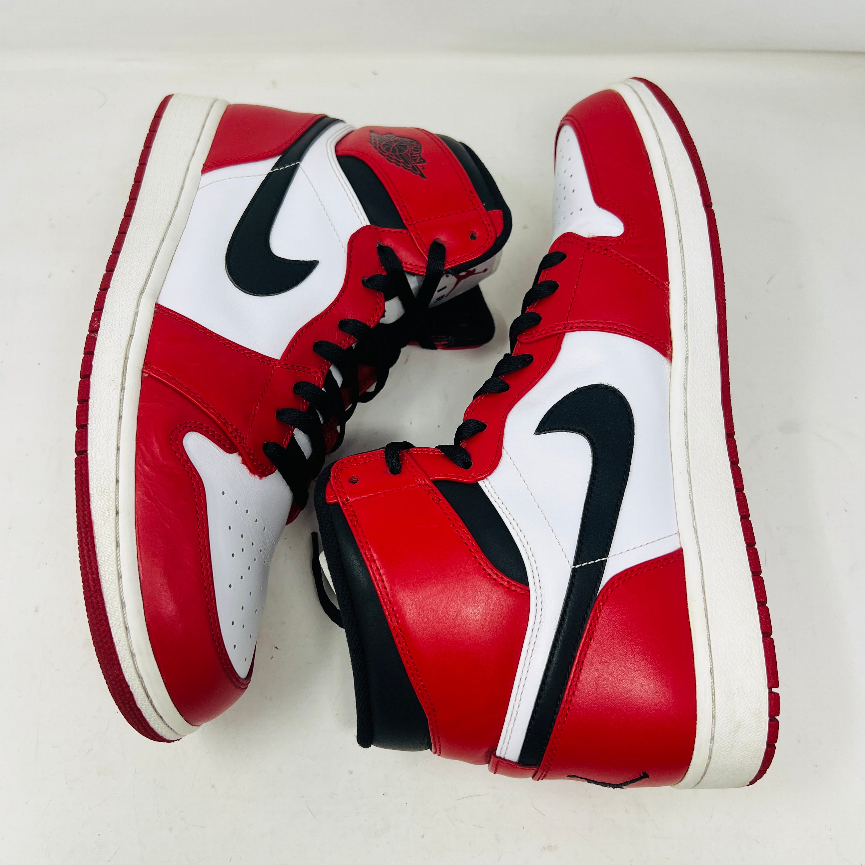 Jordan 1 Retro Chicago (2013) – Holy Ground