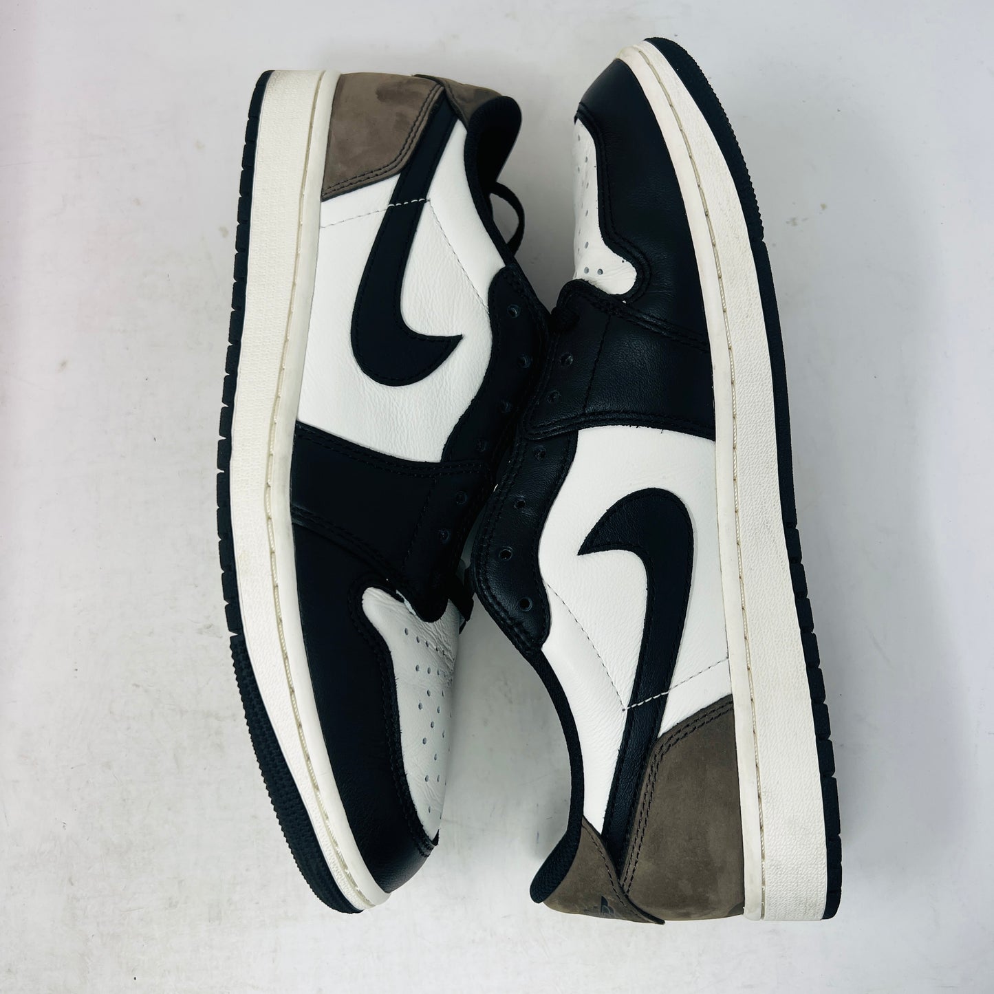 Jordan 1 Retro Low OG Mocha