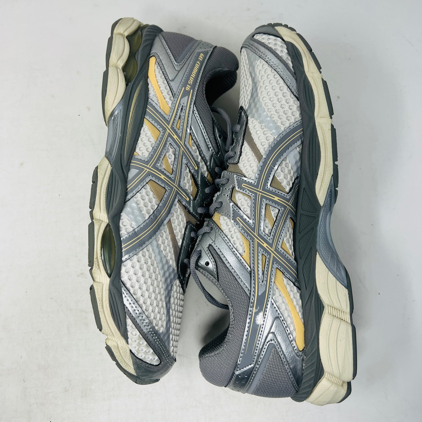 ASICS Gel-Cumulus 16 Cream Clay Grey