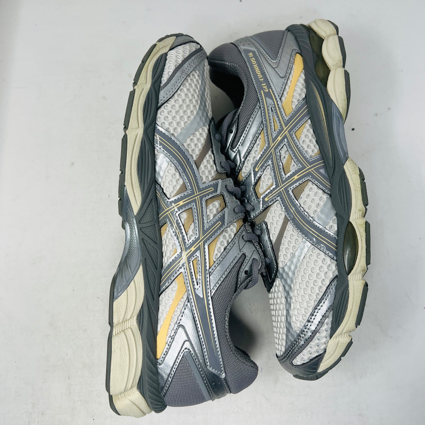 ASICS Gel-Cumulus 16 Cream Clay Grey