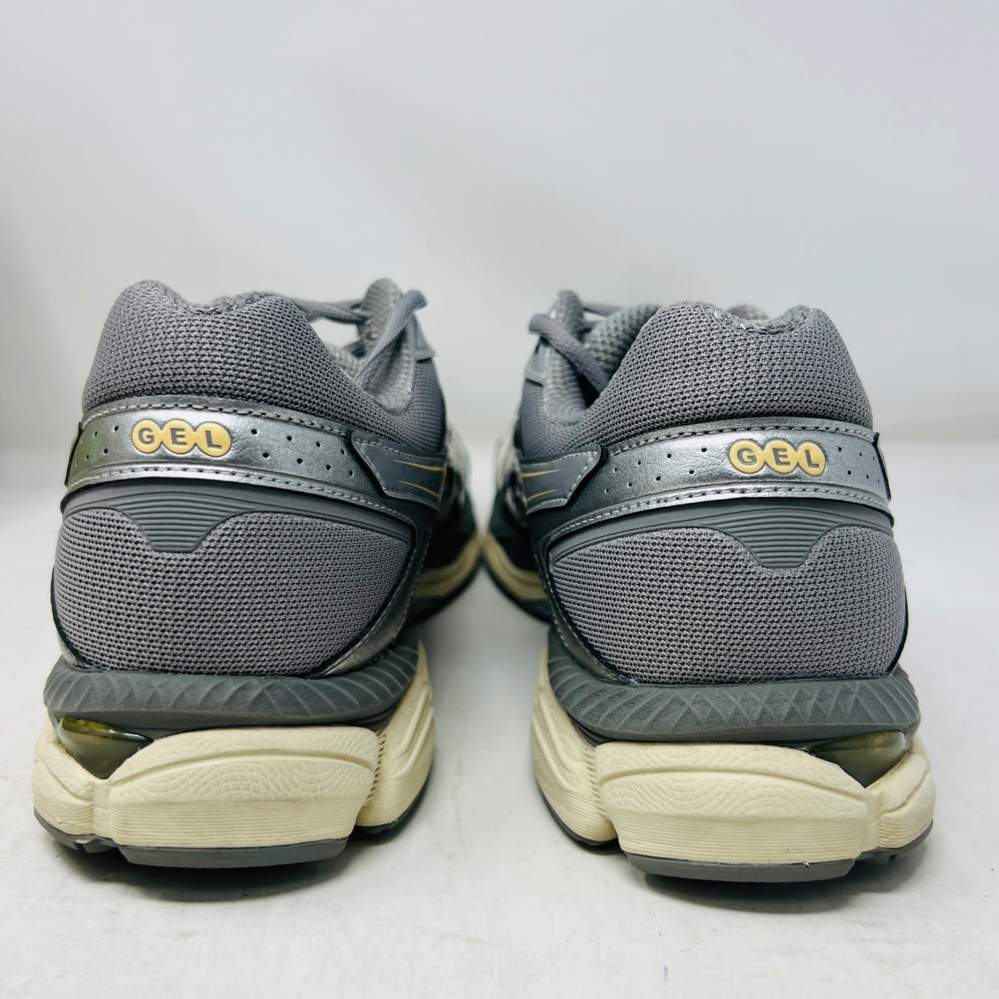 ASICS Gel-Cumulus 16 Cream Clay Grey