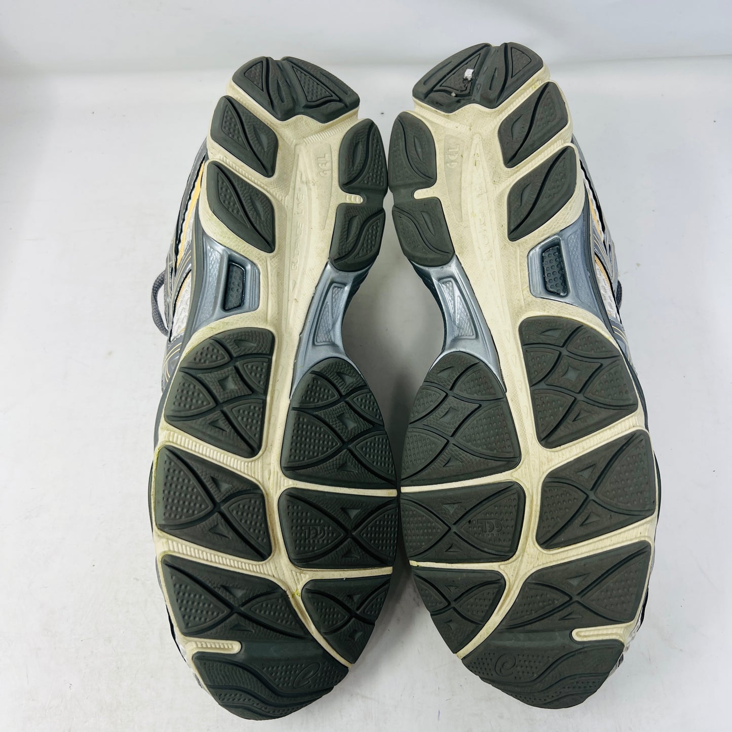 ASICS Gel-Cumulus 16 Cream Clay Grey