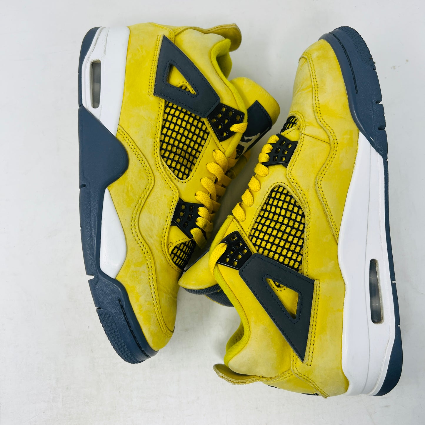 Jordan 4 Retro Lightning (2021)