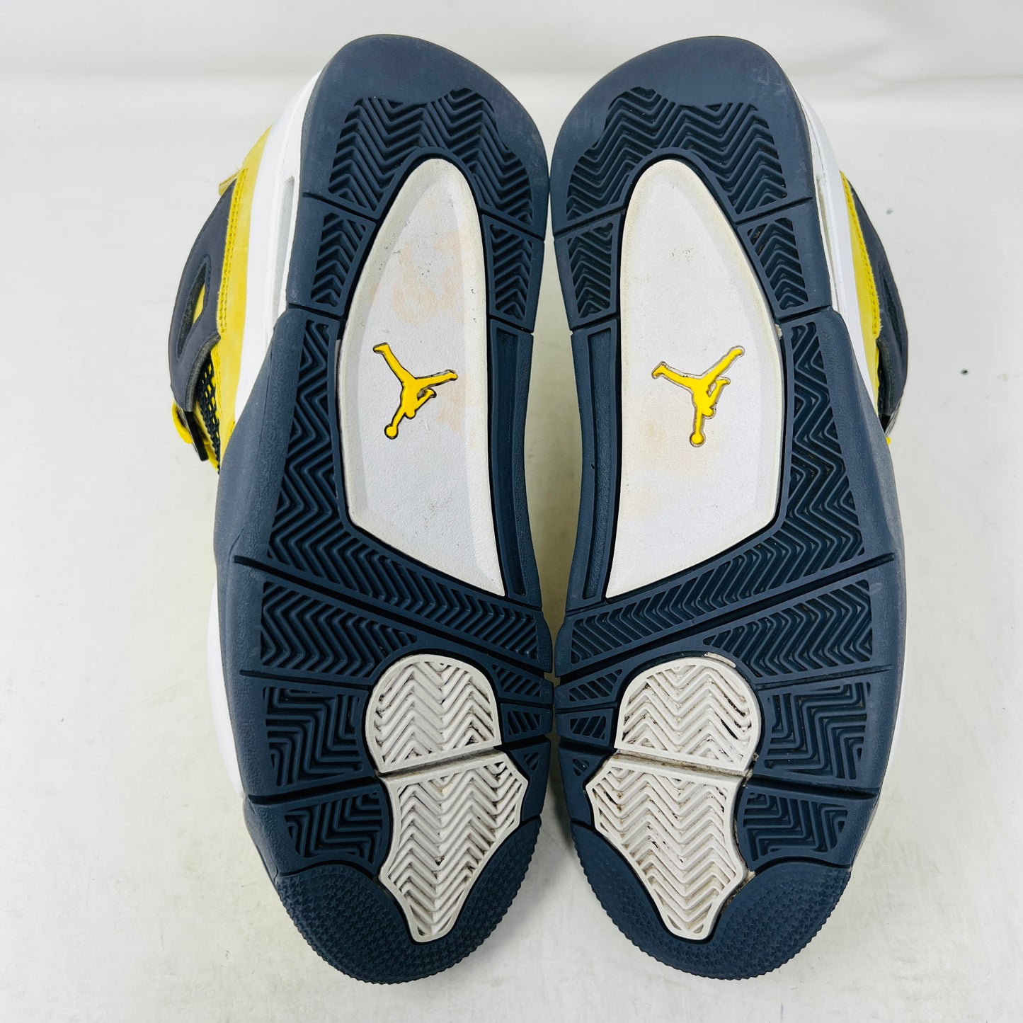 Jordan 4 Retro Lightning (2021)