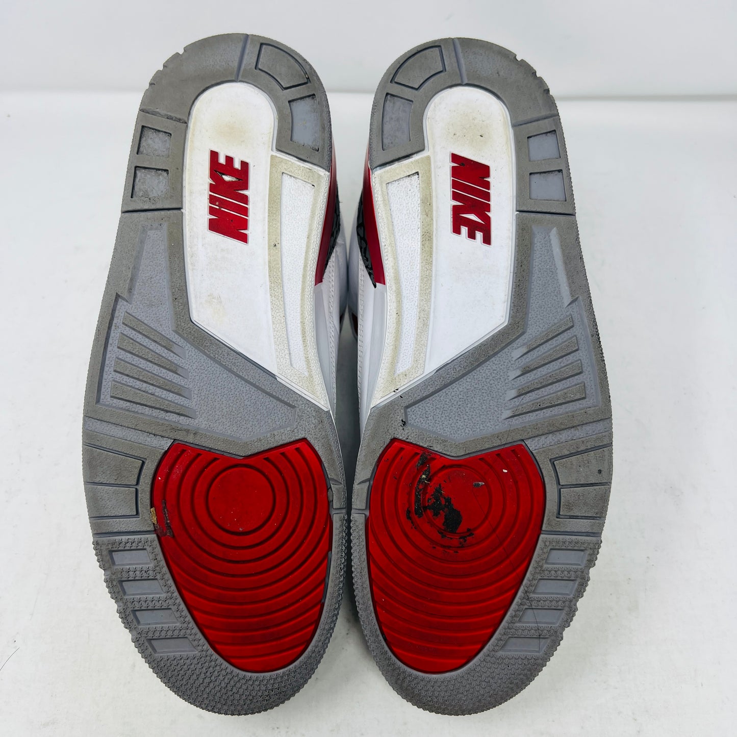 Jordan 3 Retro Fire Red (2022)