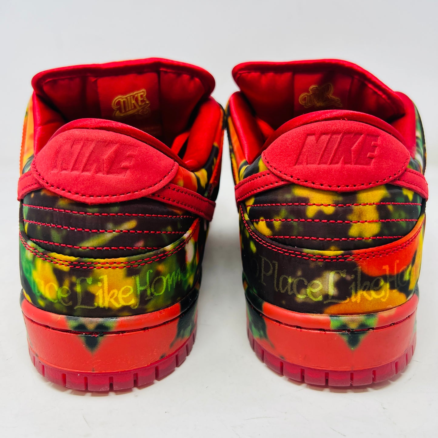 Nike SB Dunk Low The Wizard of Oz Poppy Field