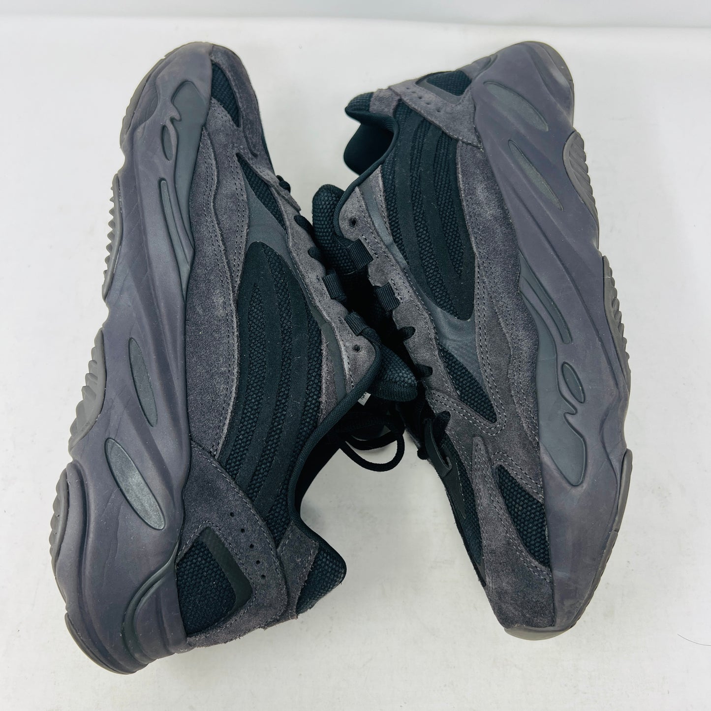 adidas Yeezy Boost 700 V2 Vanta